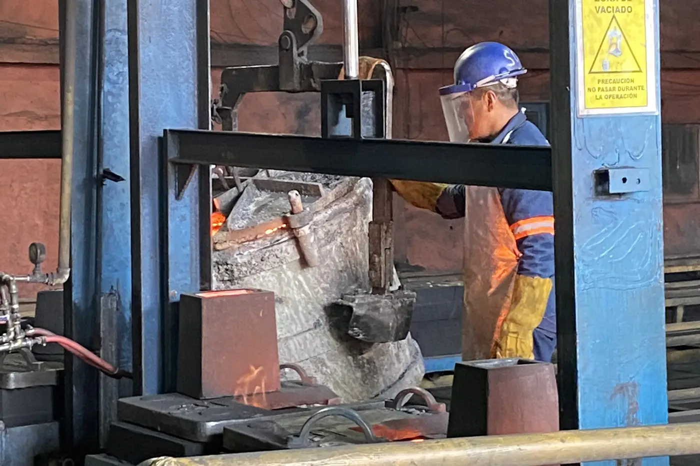 Molten metal being poured in a Monterrey foundry